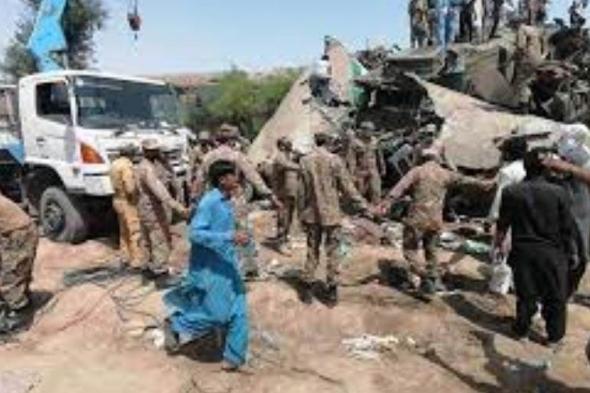 ارتفاع حصيلة حادث القطار في باكستان لـ63 قتيلا